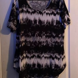B/w tie dye either an Xl Christie, or a classic T Hilo hem.